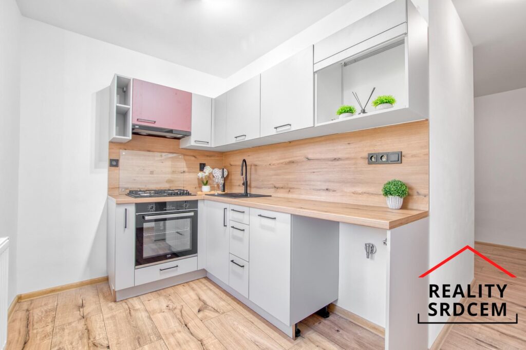 Pronájem bytu v os. vlastnictví s lodžií 2+1 Dačického, Karviná, 55 m2