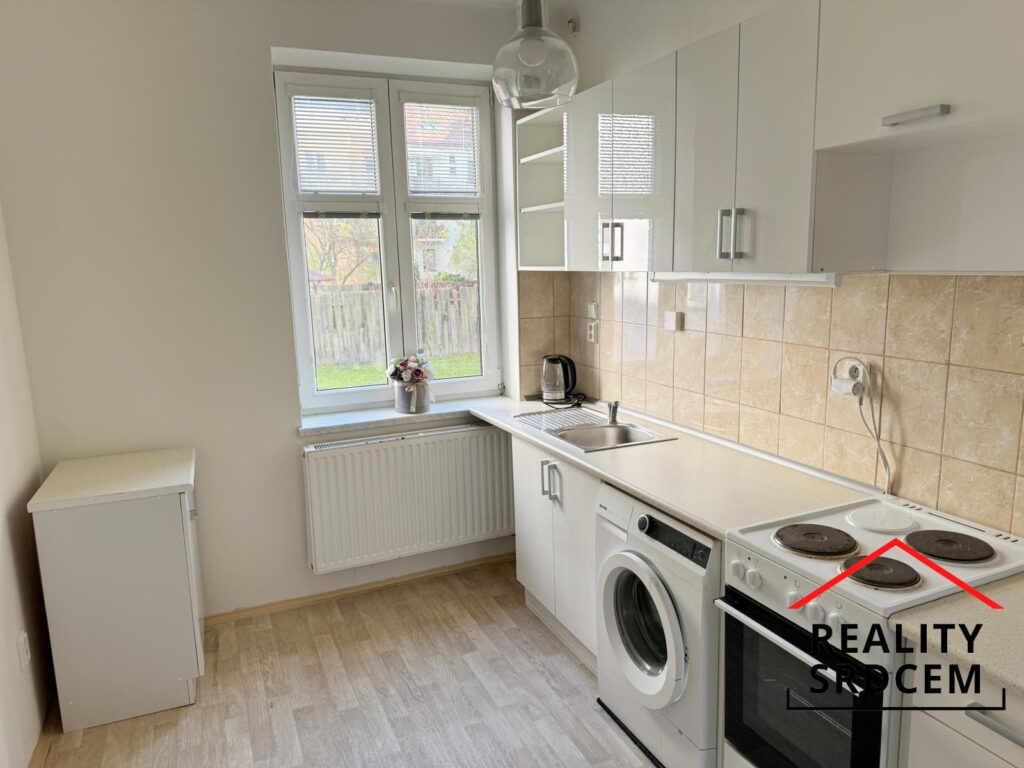 Pronájem bytu 1+1,35 m2 se zahradou, Ostrava-Mariánské Hory